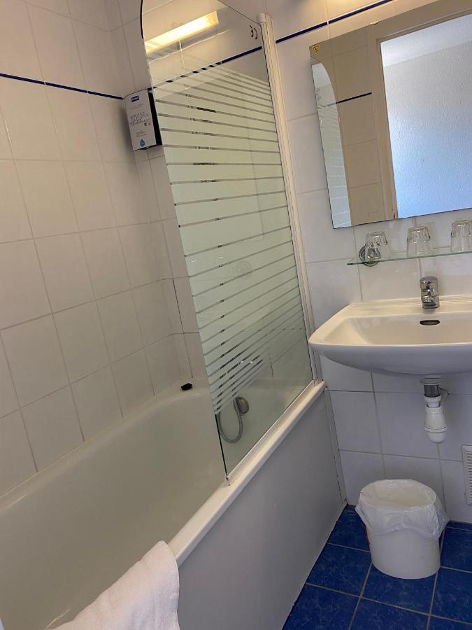 Shelder Hotel - Cherbourg En Cotentin - Equeurdreville Kültér fotó